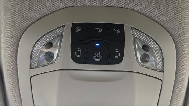 Used 2022 Chrysler Pacifica Touring-L FWD image 32