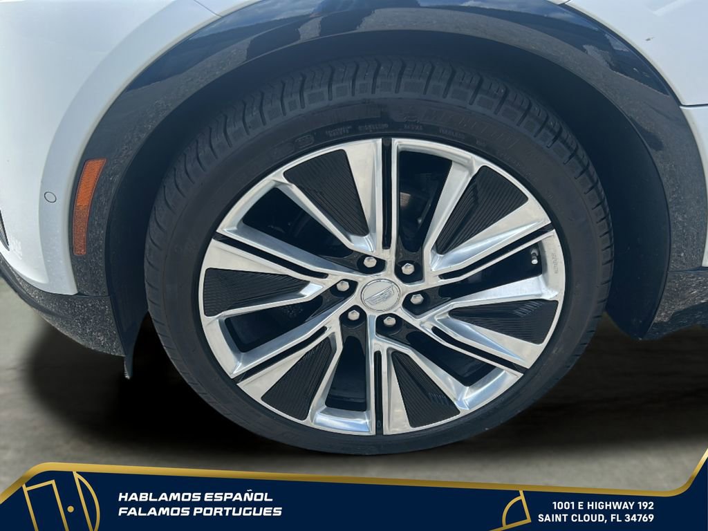 Certified 2025 Cadillac Lyriq Luxury w/ LPO, Floor Liner Package AWD/4WD image 32