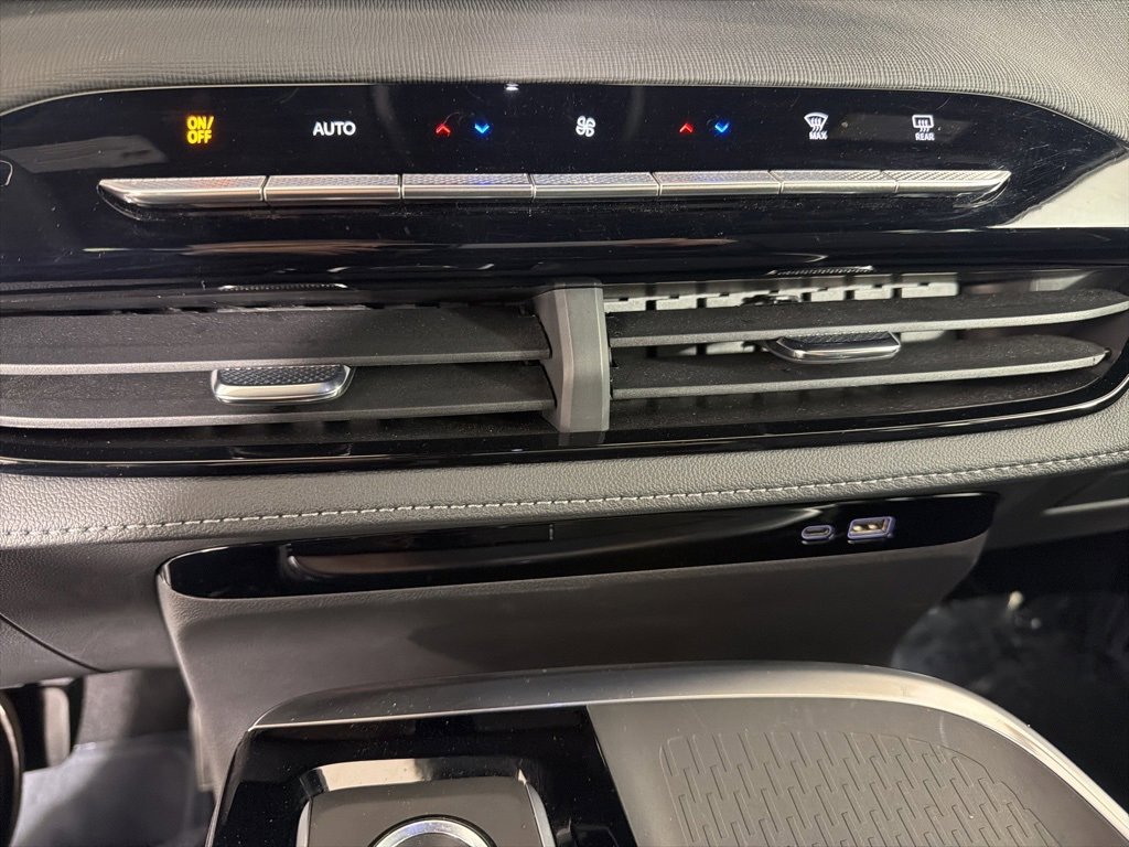 Used 2025 Buick Enclave Sport Touring image 39