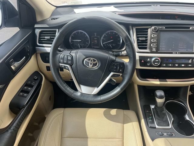 Used 2015 Toyota Highlander Limited Platinum AWD/4WD image 14