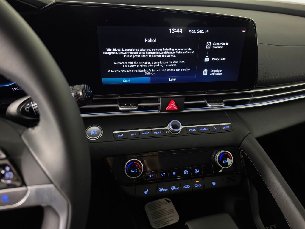 Used 2026 Hyundai Elantra Limited FWD image 18