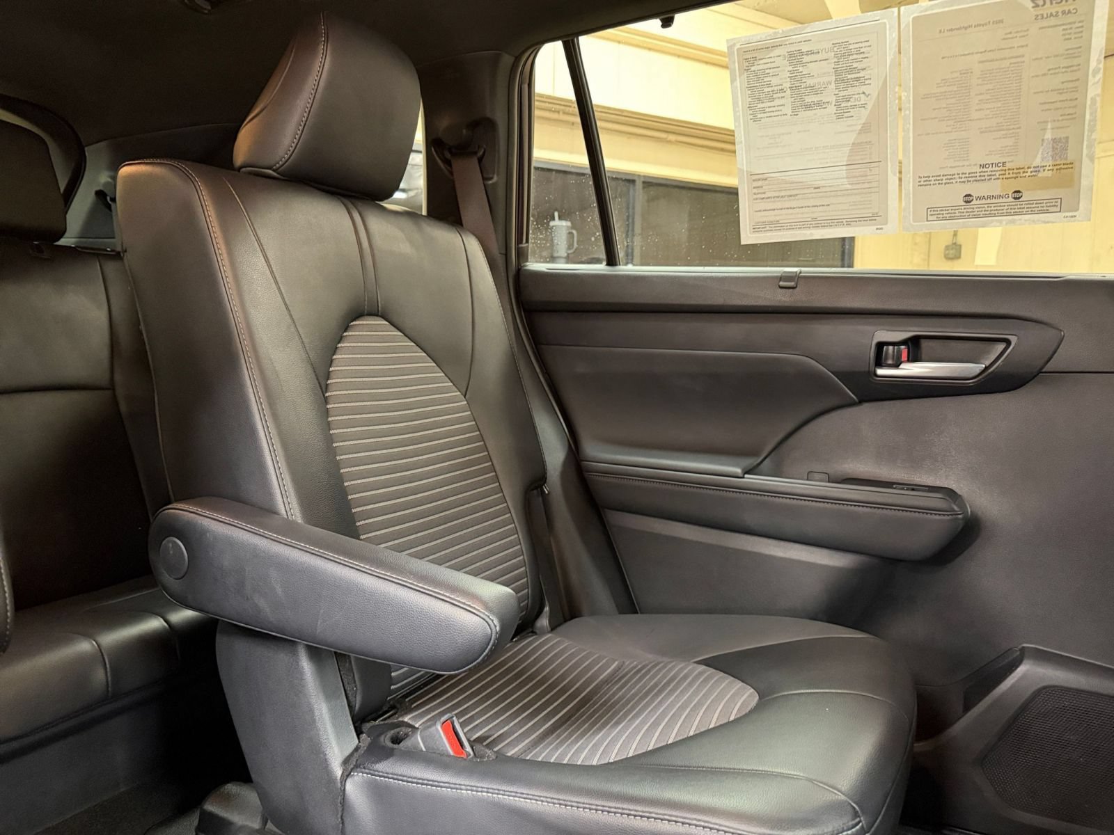 Used 2025 Toyota Highlander XSE AWD/4WD image 40