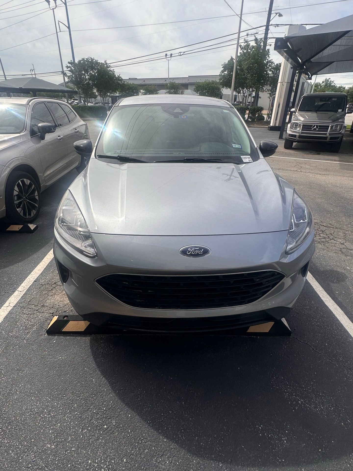 Used 2022 Ford Escape SE w/ SE Sport Appearance Package image 6