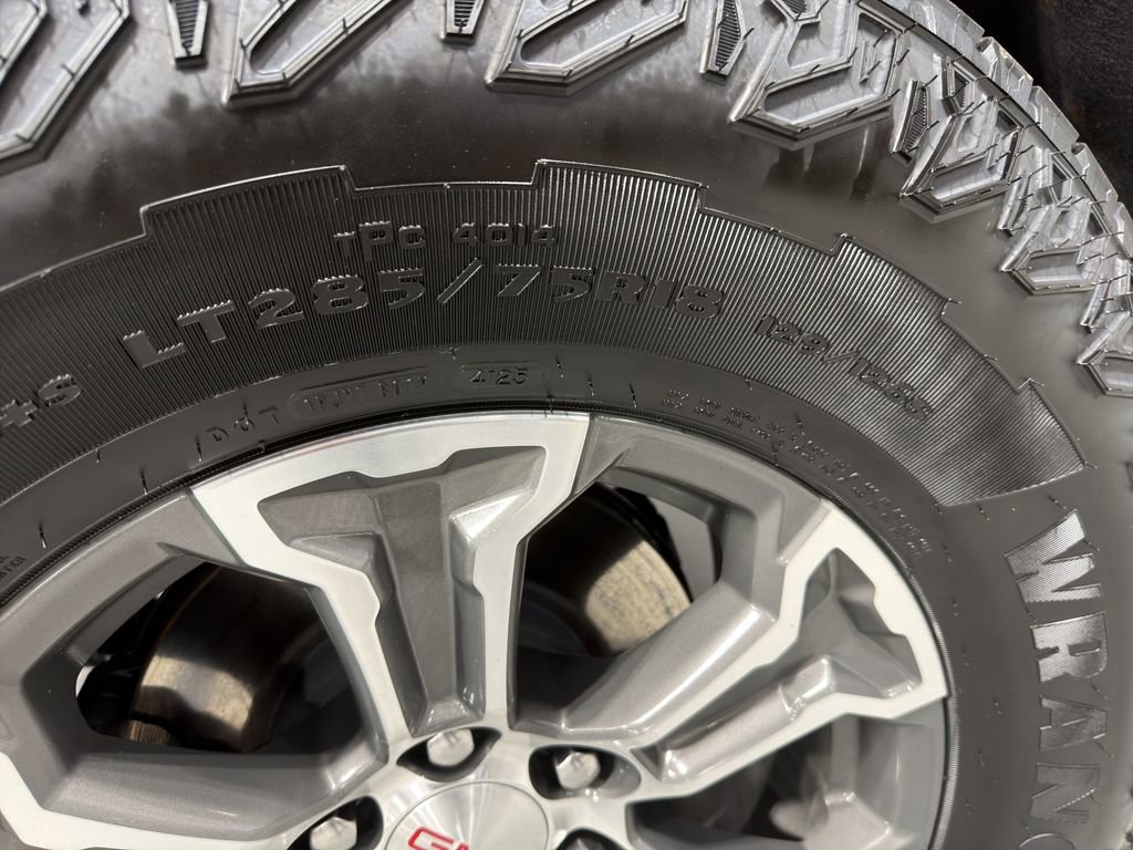 Used 2024 GMC Sierra 1500 SLE image 16