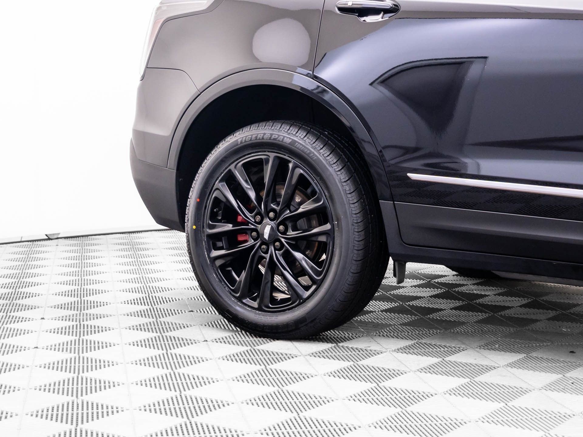 Used 2022 Cadillac XT5 Sportv w/ LPO, Floor Liner Package AWD/4WD image 38