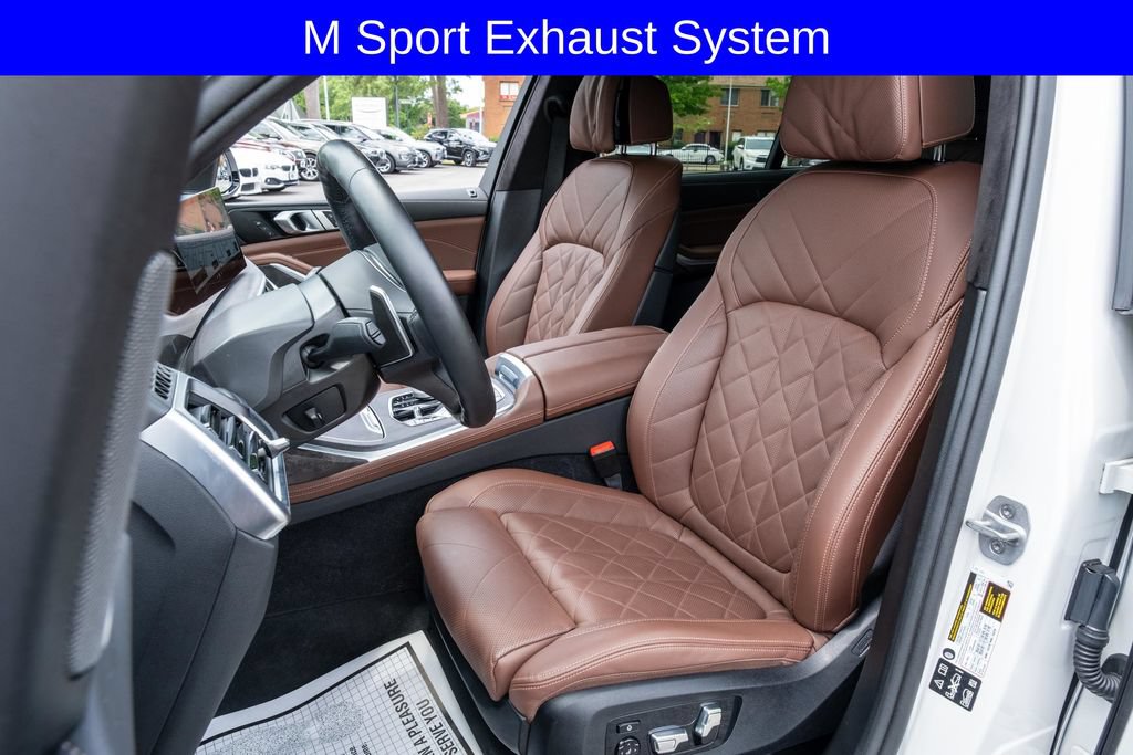 Used 2025 BMW X7 xDrive40i w/ M Sport Package AWD/4WD image 16