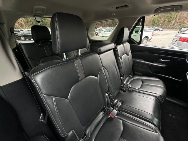 Used 2025 Honda Pilot Touring image 37