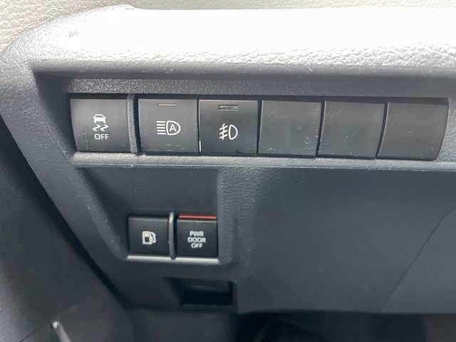 Used 2021 Toyota Sienna LE image 31