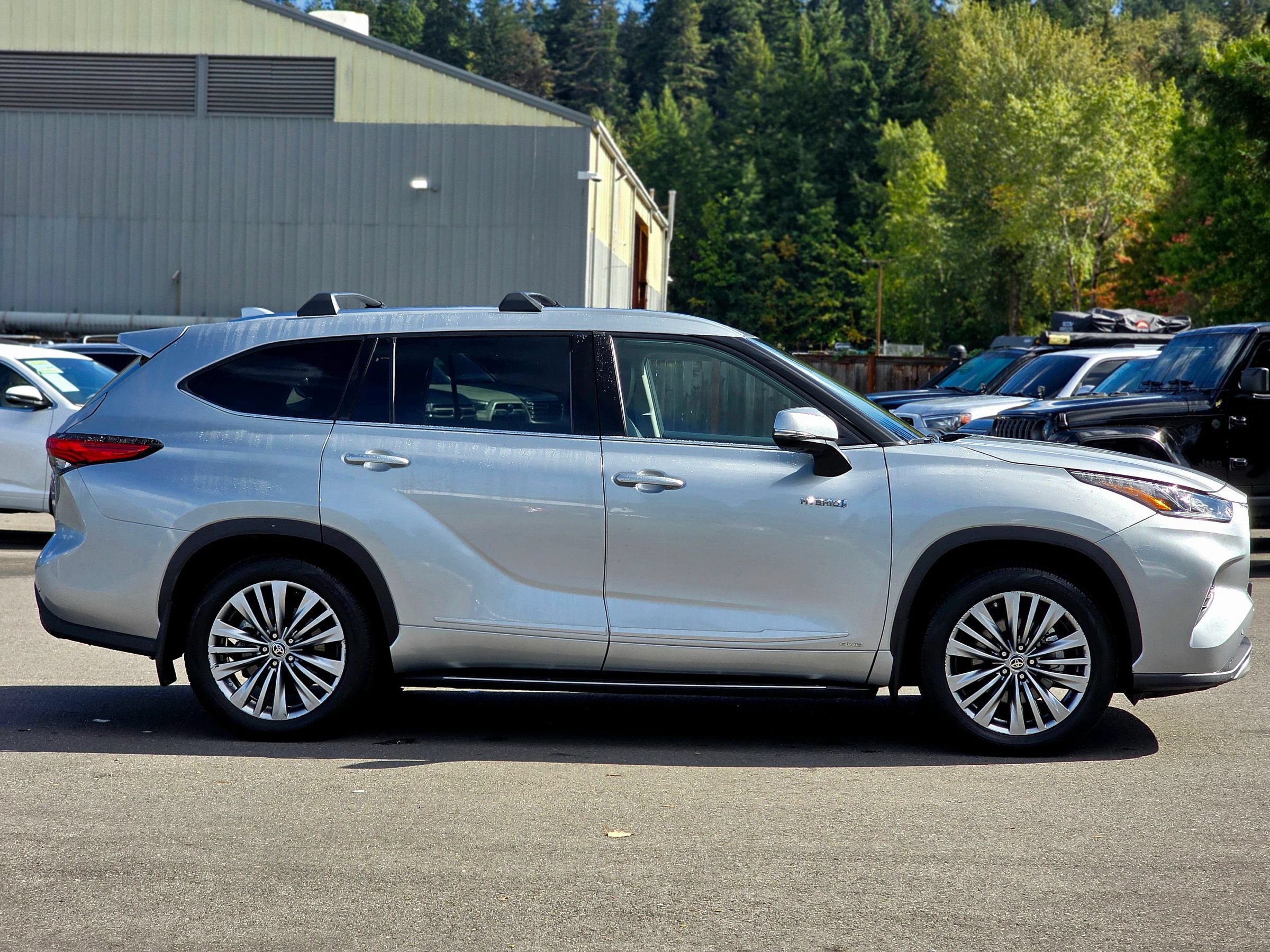 Used 2021 Toyota Highlander Platinum AWD/4WD image 15
