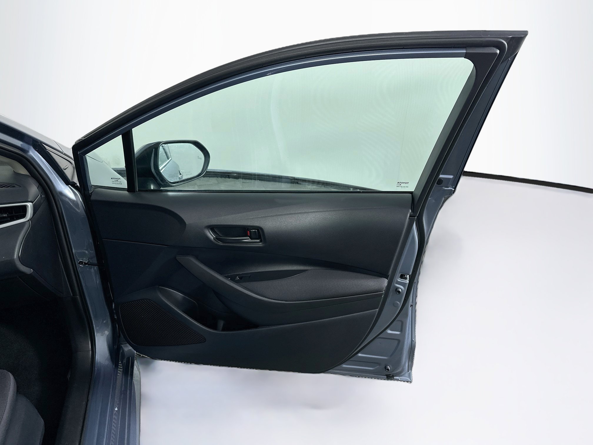 Used 2026 Toyota Corolla LE FWD image 32