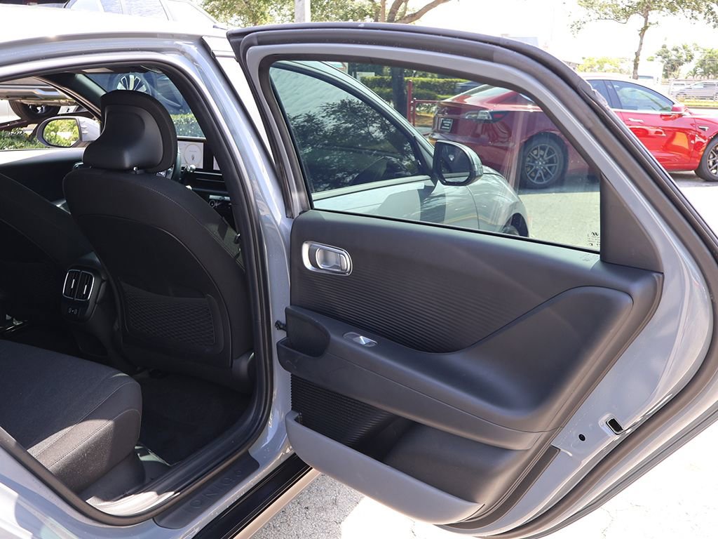 Used 2024 Hyundai Ioniq 6 SE RWD image 23