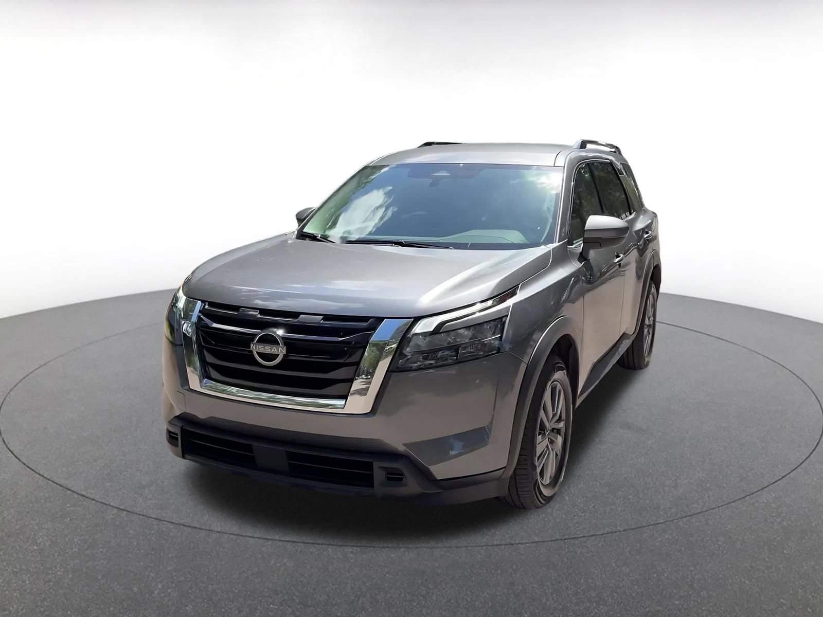 Used 2025 Nissan Pathfinder SV FWD image 7