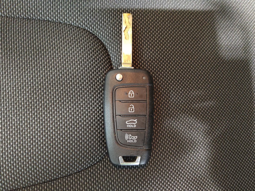 Used 2025 Hyundai Elantra SE FWD image 32