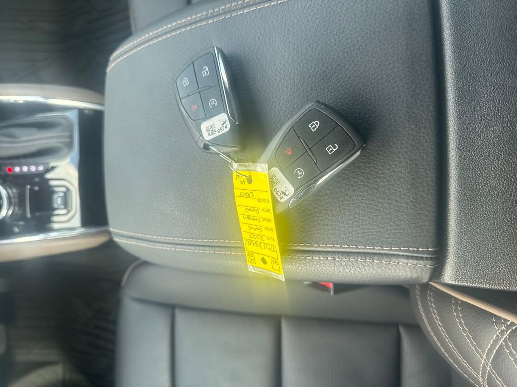 Used 2023 GMC Canyon Denali image 29