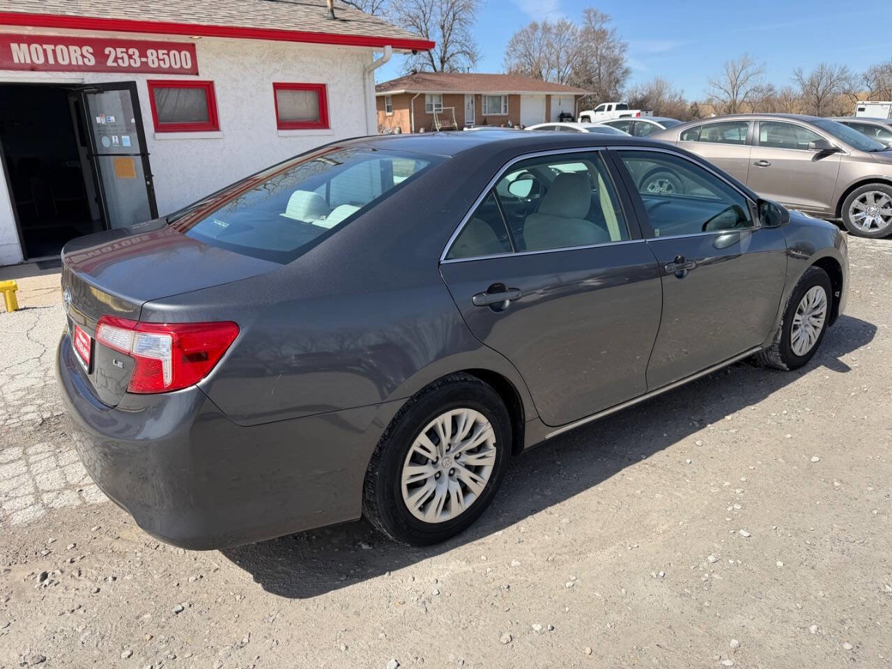 Used 2012 Toyota Camry LE image 3