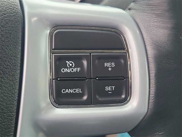 Used 2014 Chrysler Town & Country Limited image 23