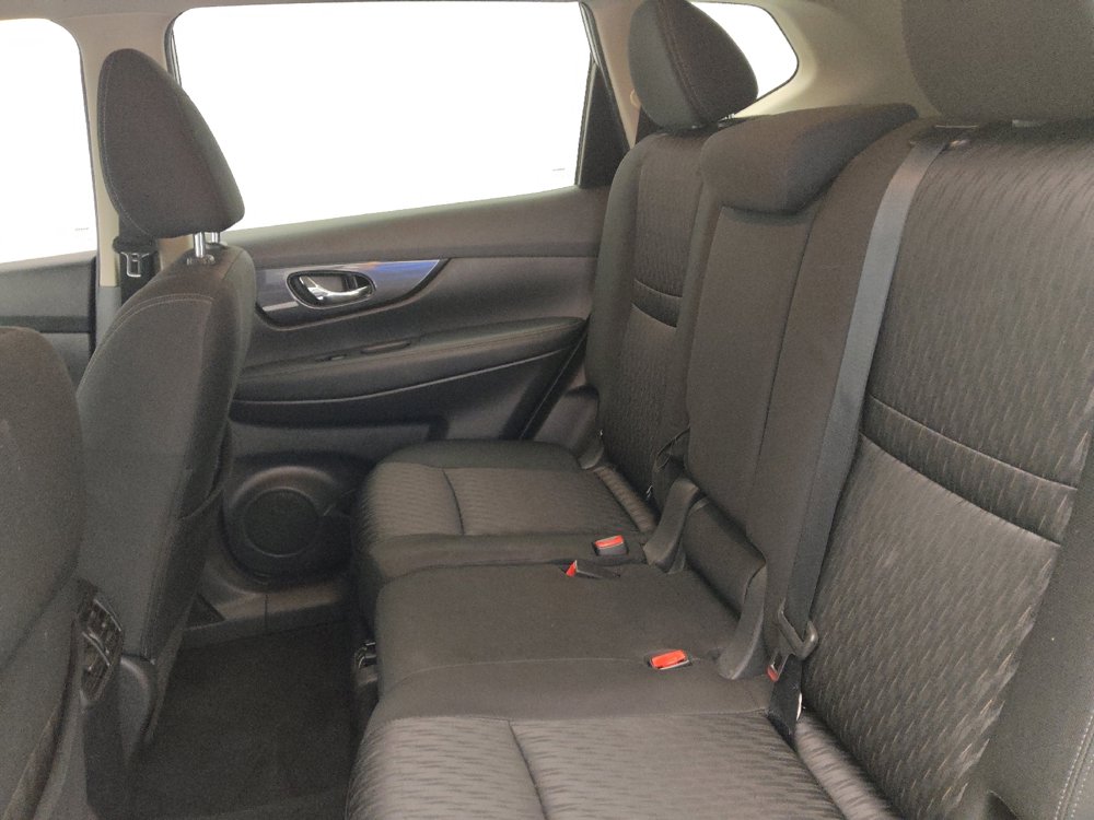 Used 2020 Nissan Rogue SV FWD image 18