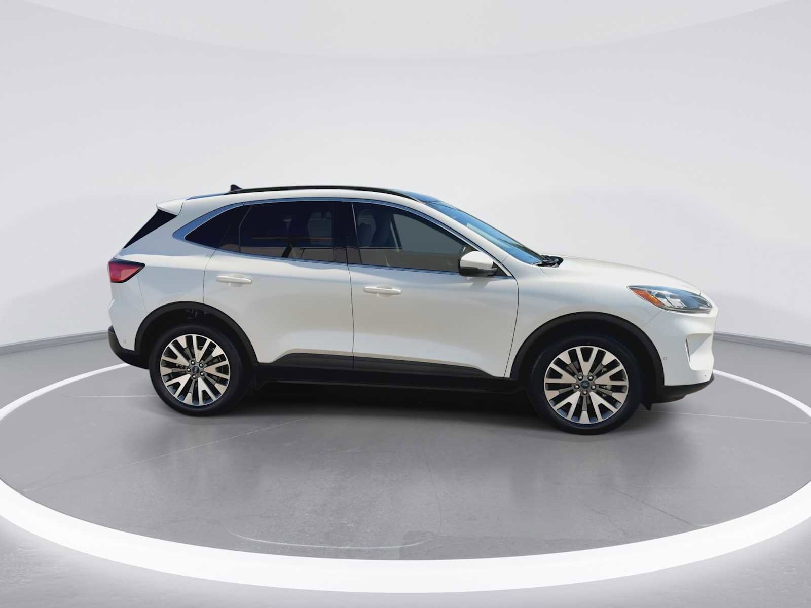 Used 2020 Ford Escape Titanium w/ Titanium Premium Package 2.0 AWD/4WD image 9