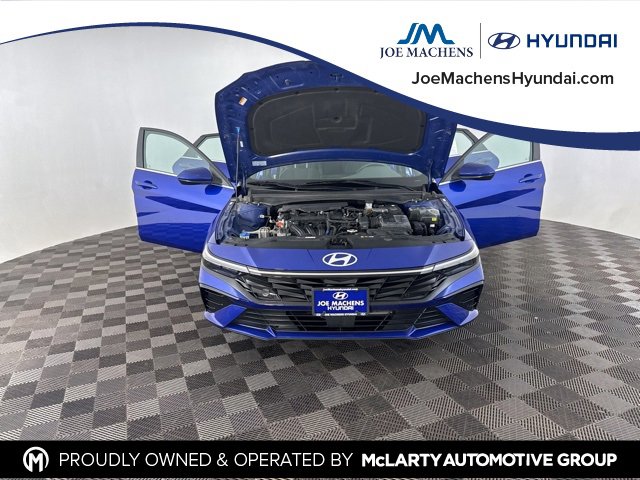 Used 2024 Hyundai Elantra SEL w/ Convenience Package image 13