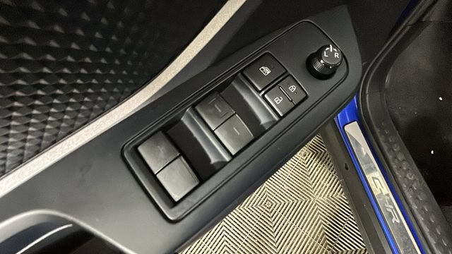 Used 2020 Toyota C-HR LE FWD image 10
