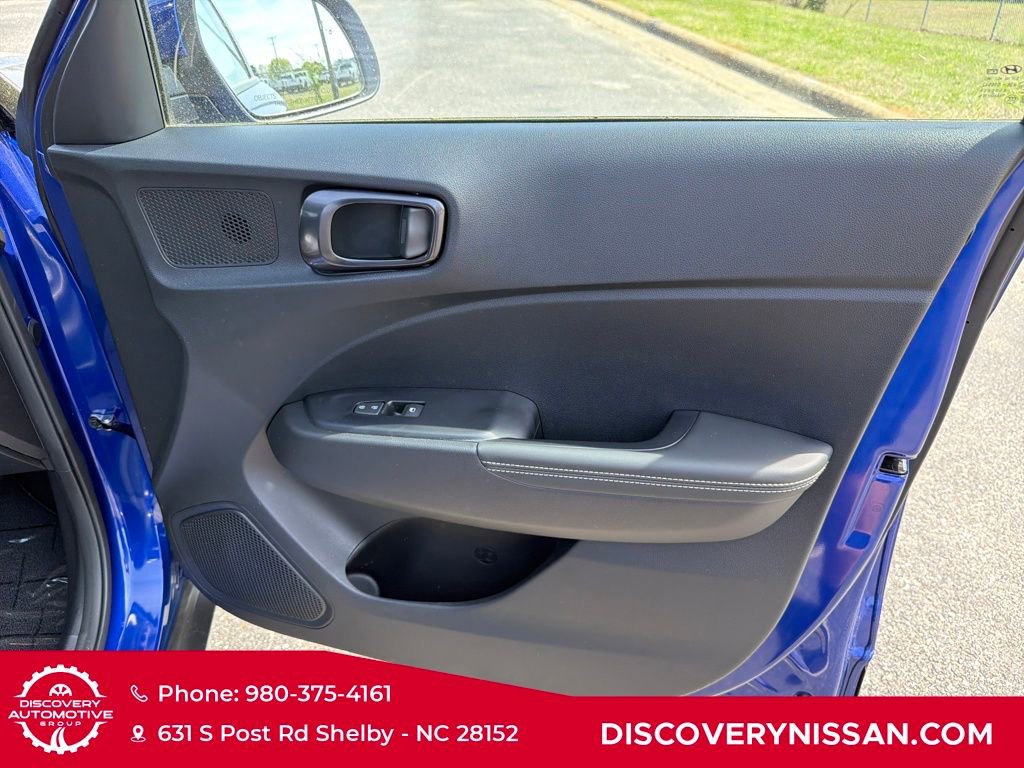 Used 2023 Hyundai Venue Limited image 37