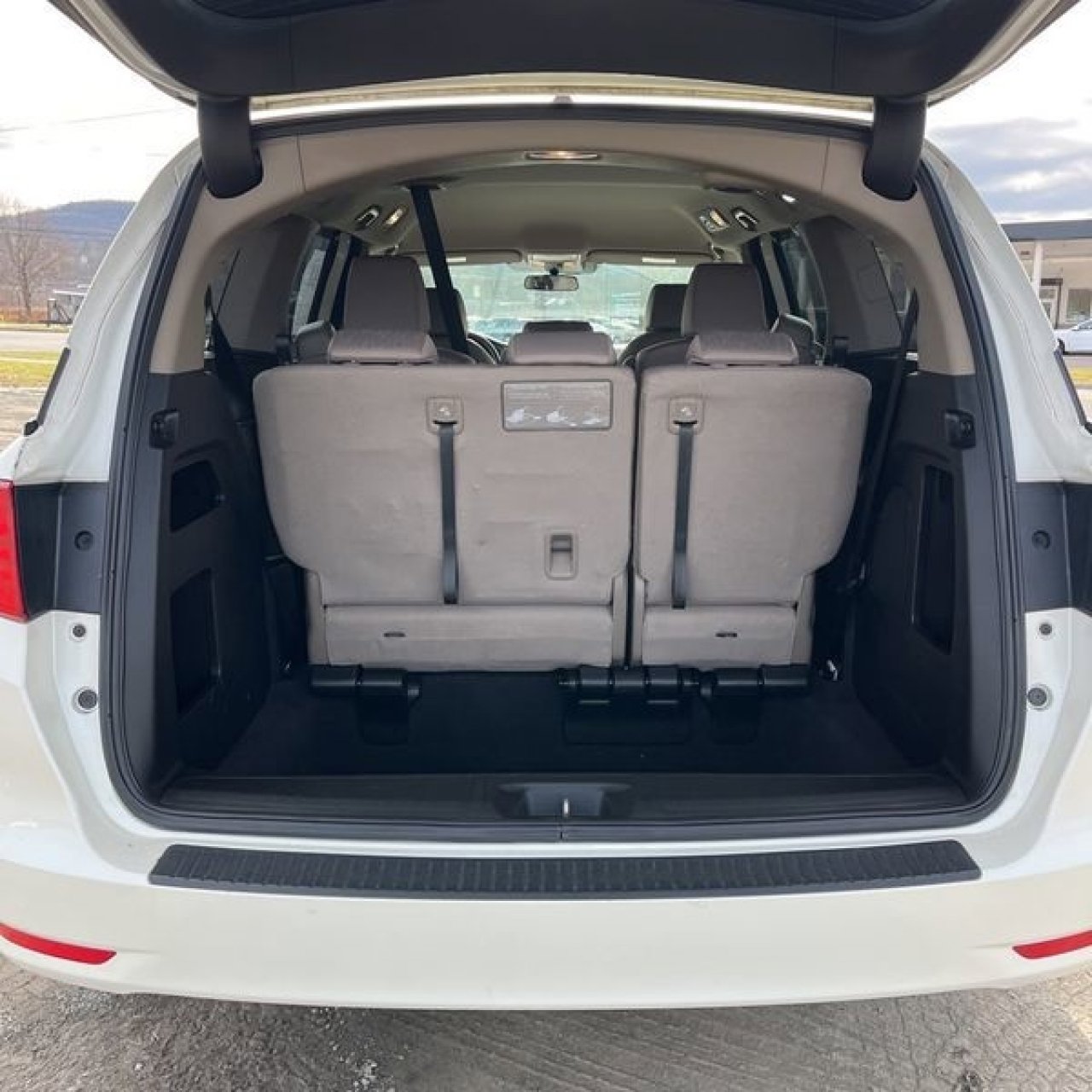 Used 2018 Honda Odyssey EX image 27