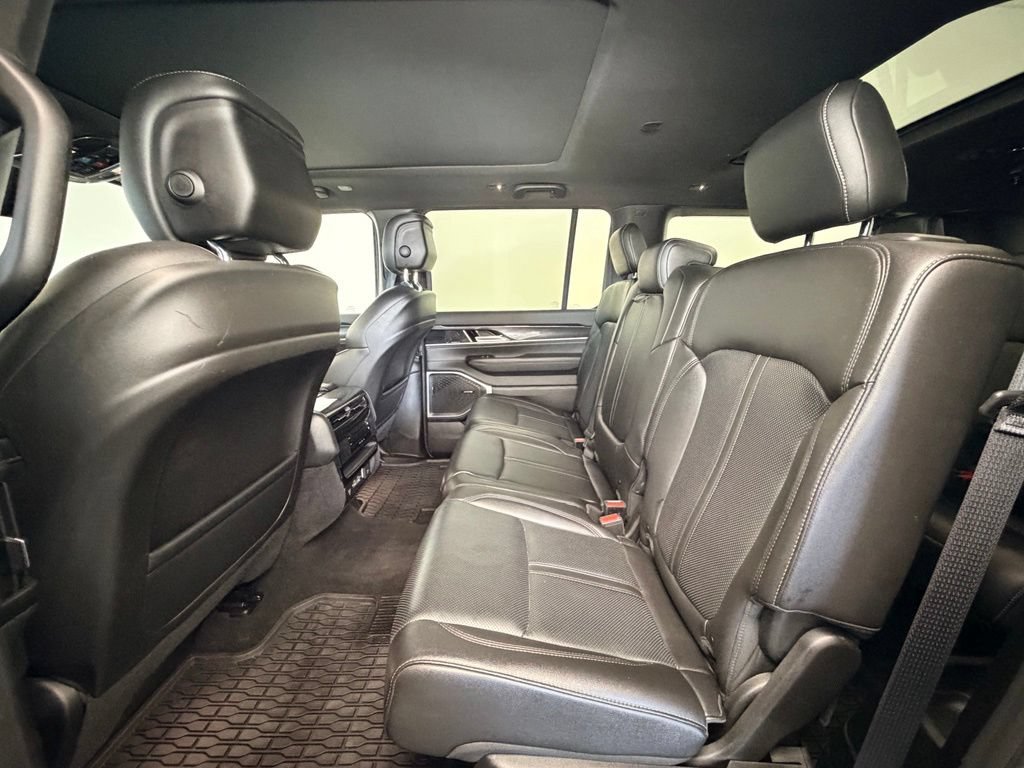Used 2024 Jeep Wagoneer L 4WD w/ Premium Group I image 5
