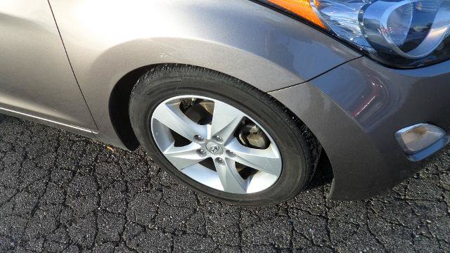 Used 2013 Hyundai Elantra GLS w/ Preferred Pkg FWD image 31