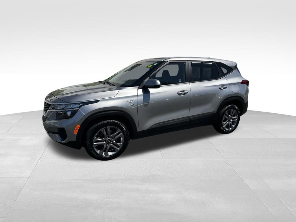 Used 2023 Kia Seltos LX AWD/4WD image 1