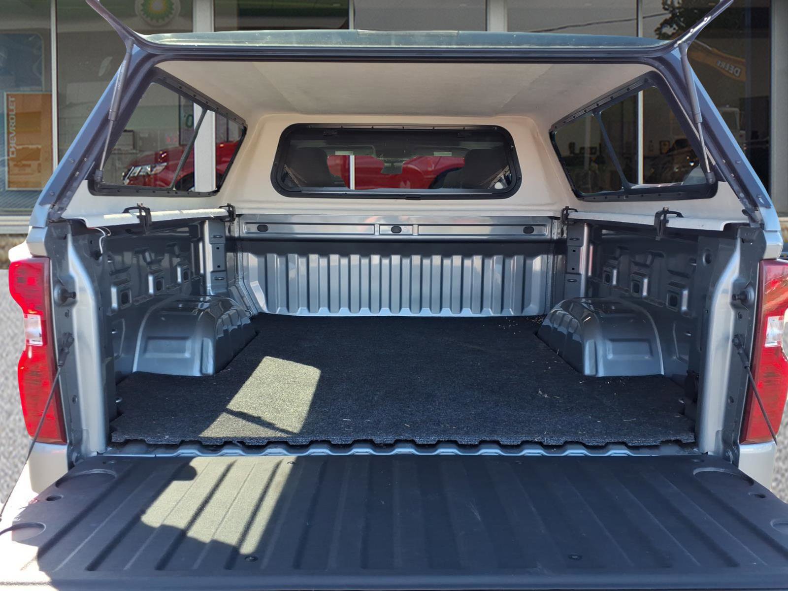 Used 2025 Chevrolet Silverado 1500 Custom image 5