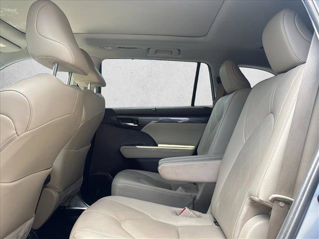 Used 2021 Toyota Highlander Limited AWD/4WD image 24