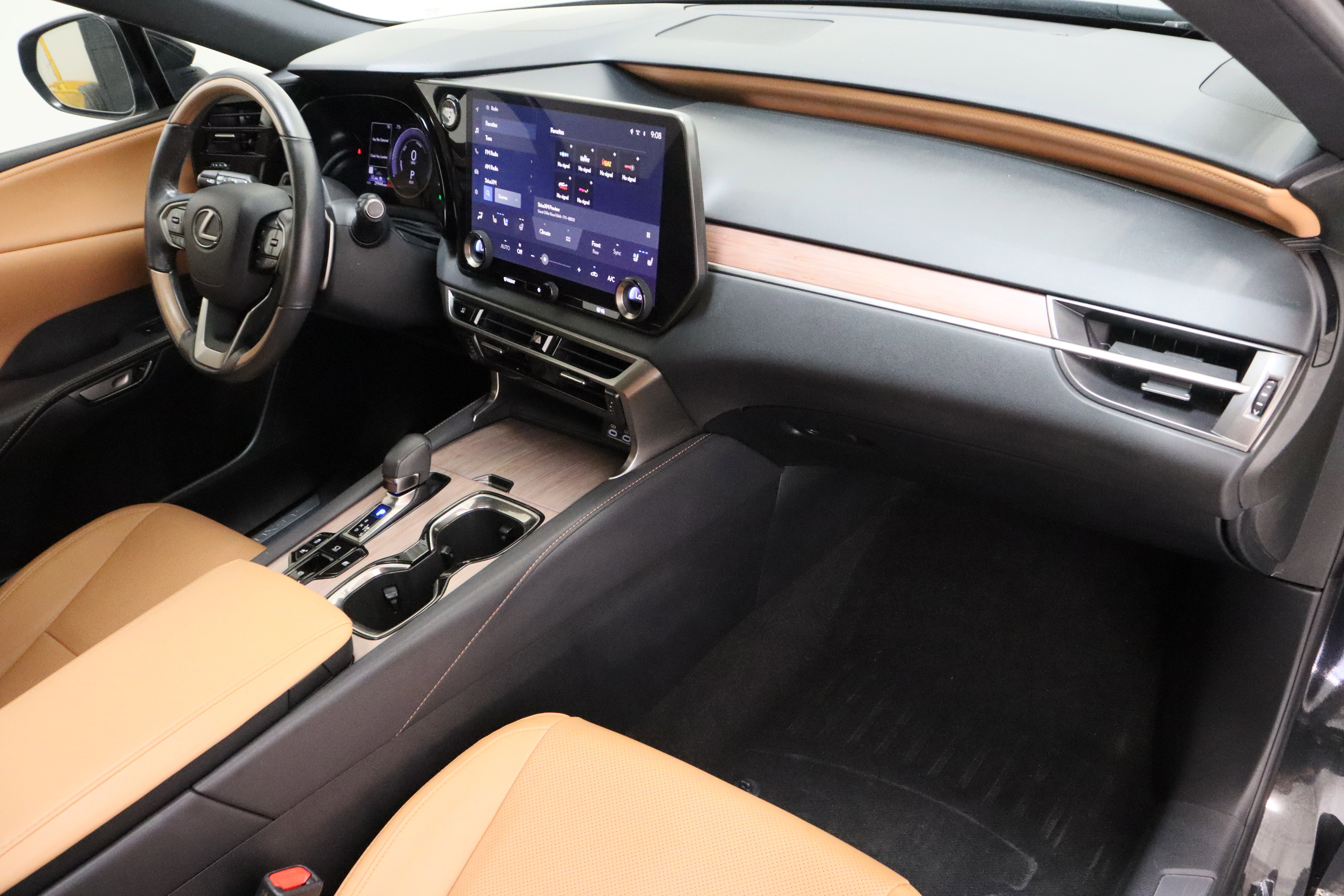 Used 2024 Lexus RX 350h w/ Convenience Package image 38