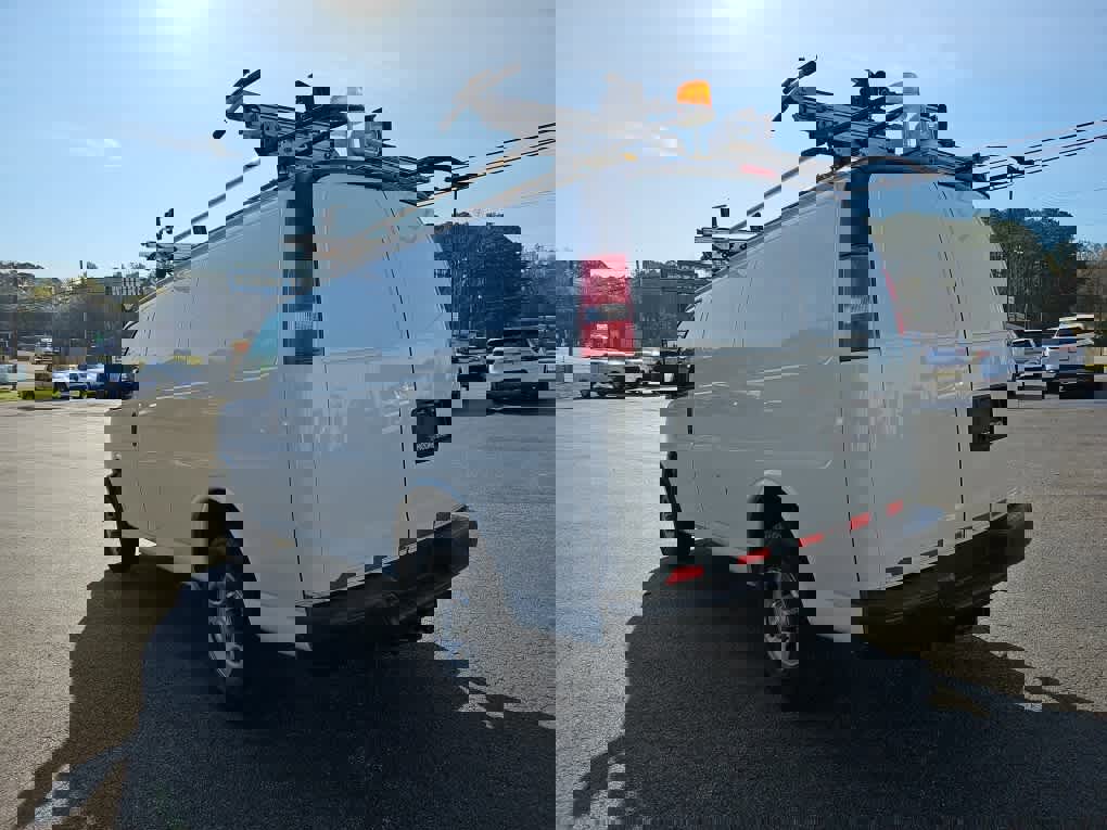 Used 2017 Chevrolet Express 2500 image 5