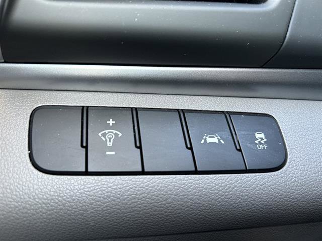 Used 2020 Hyundai Elantra SE image 21