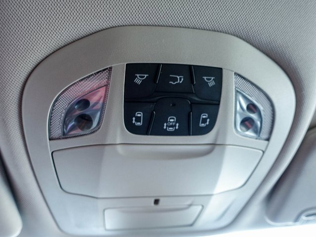 Used 2023 Chrysler Pacifica Touring-L image 18