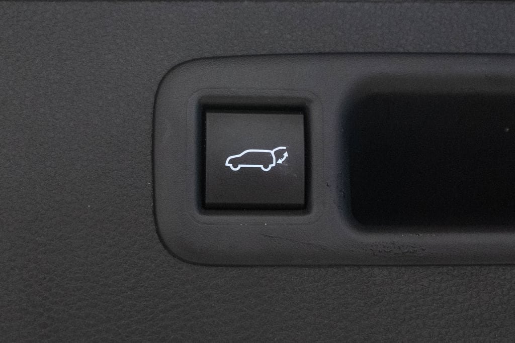Used 2023 Toyota Highlander XLE AWD/4WD image 37