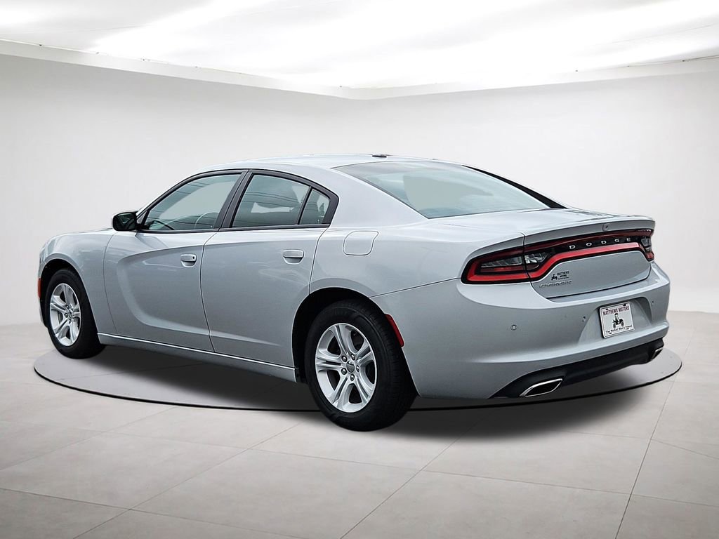 Used 2020 Dodge Charger SXT RWD image 5