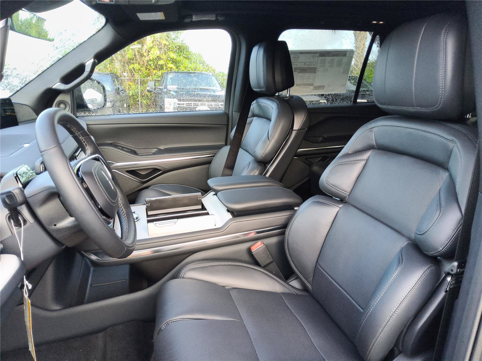 New 2027 Lincoln Navigator Reserve w/ Jet Appearance Package AWD/4WD image 11