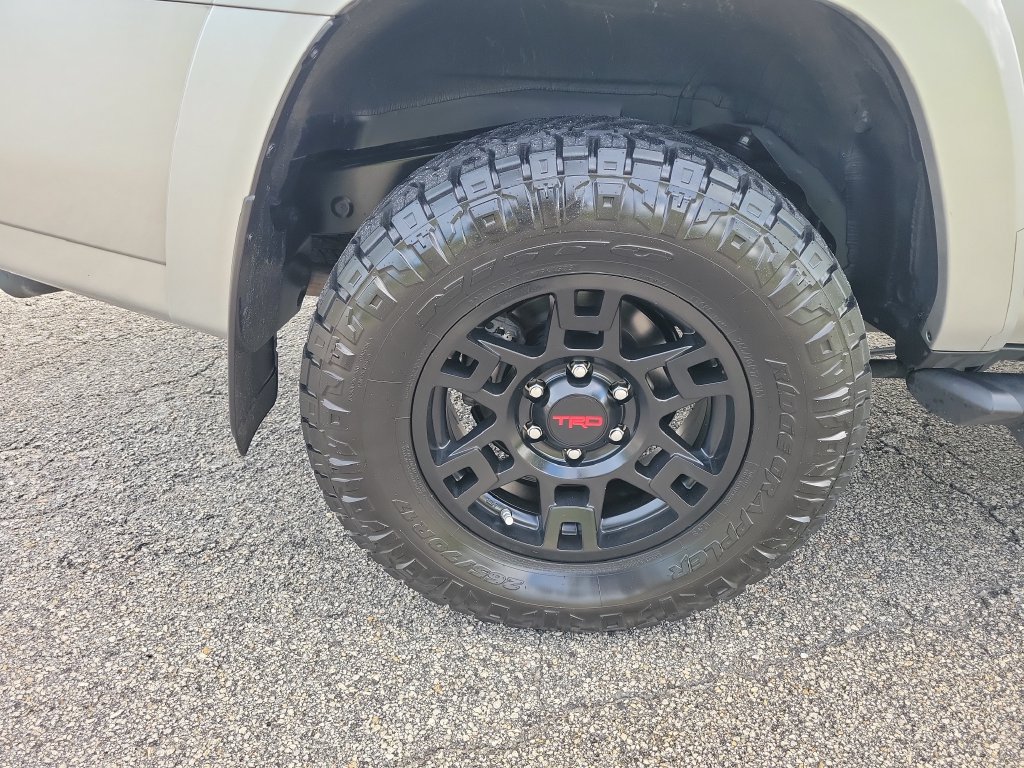 Certified 2023 Toyota 4Runner TRD Off-Road Premium w/ Moonroof Package AWD/4WD image 30