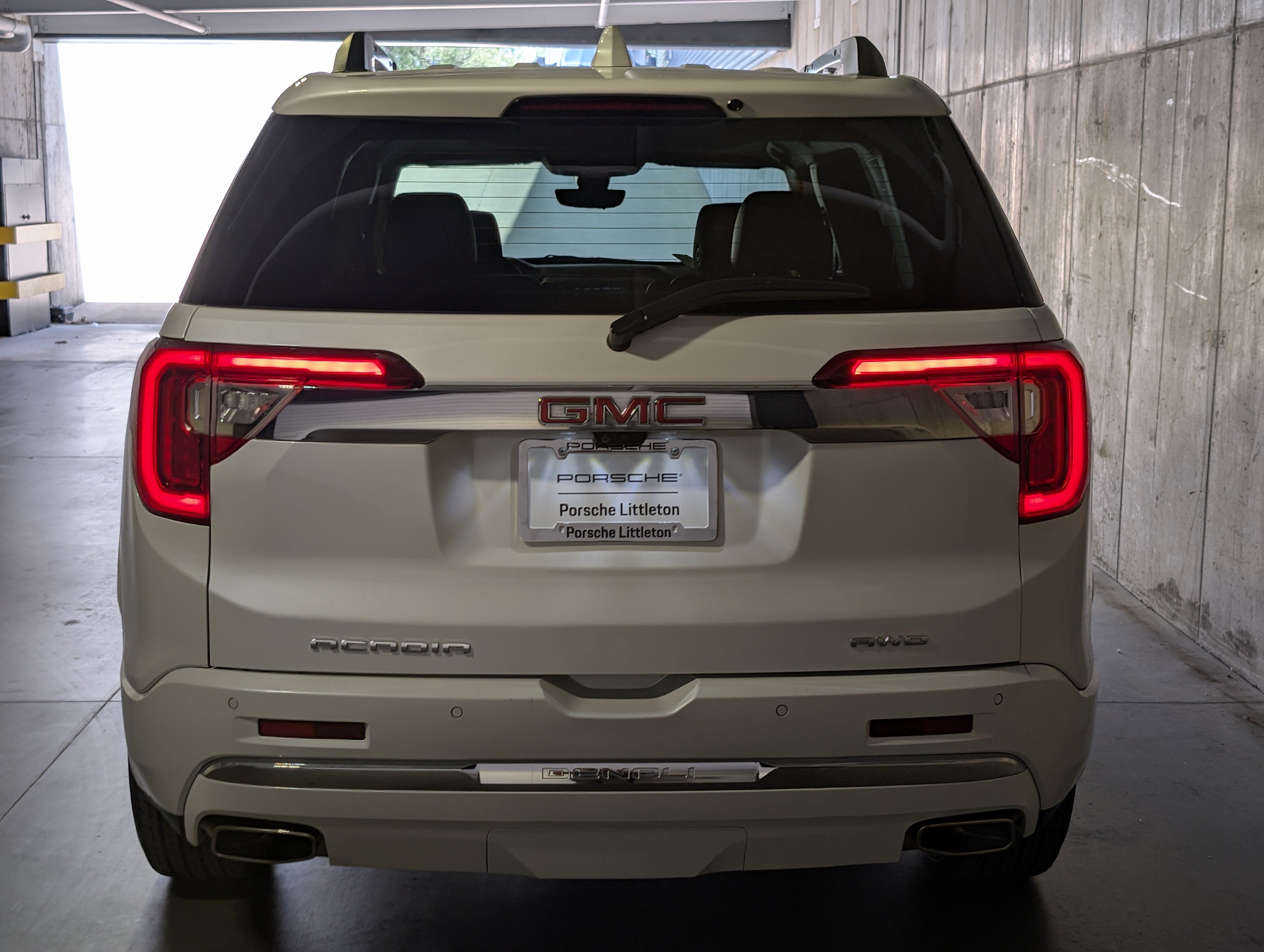Used 2022 GMC Acadia Denali w/ Denali Ultimate Package AWD/4WD image 40