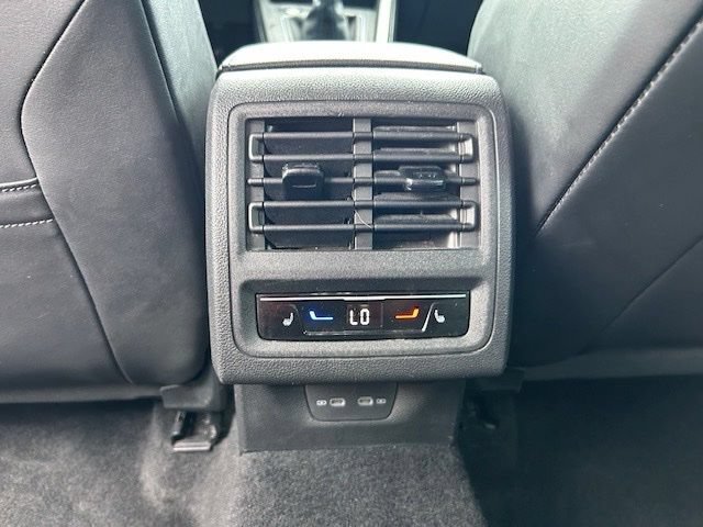 Used 2022 Volkswagen Golf R AWD/4WD image 18