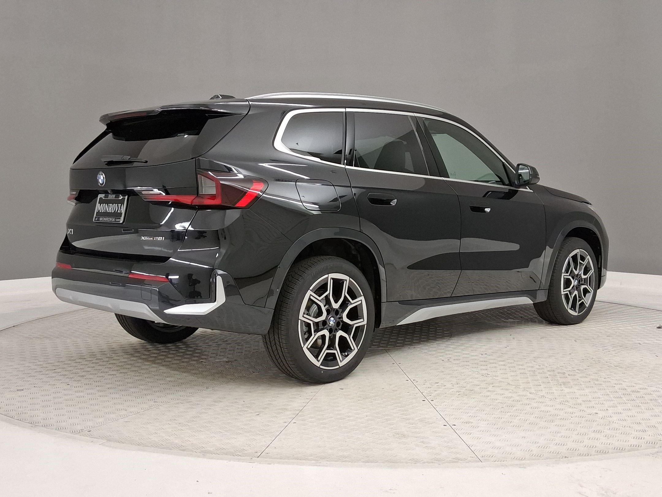 New 2026 BMW X1 xDrive28i w/ Convenience Package AWD/4WD image 7