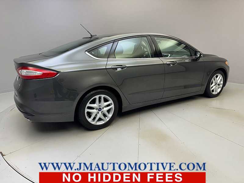 Used 2016 Ford Fusion SE image 5