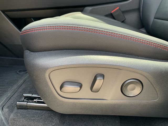 Used 2025 Chevrolet Traverse RS w/ LPO, Floor Liner Package AWD/4WD image 42