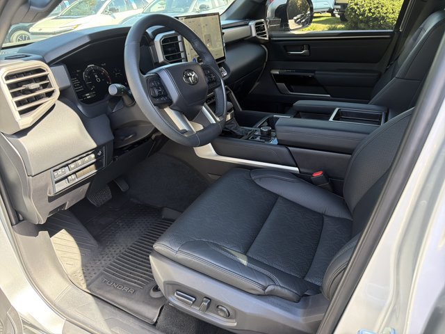 Used 2025 Toyota Tundra Limited AWD/4WD image 9