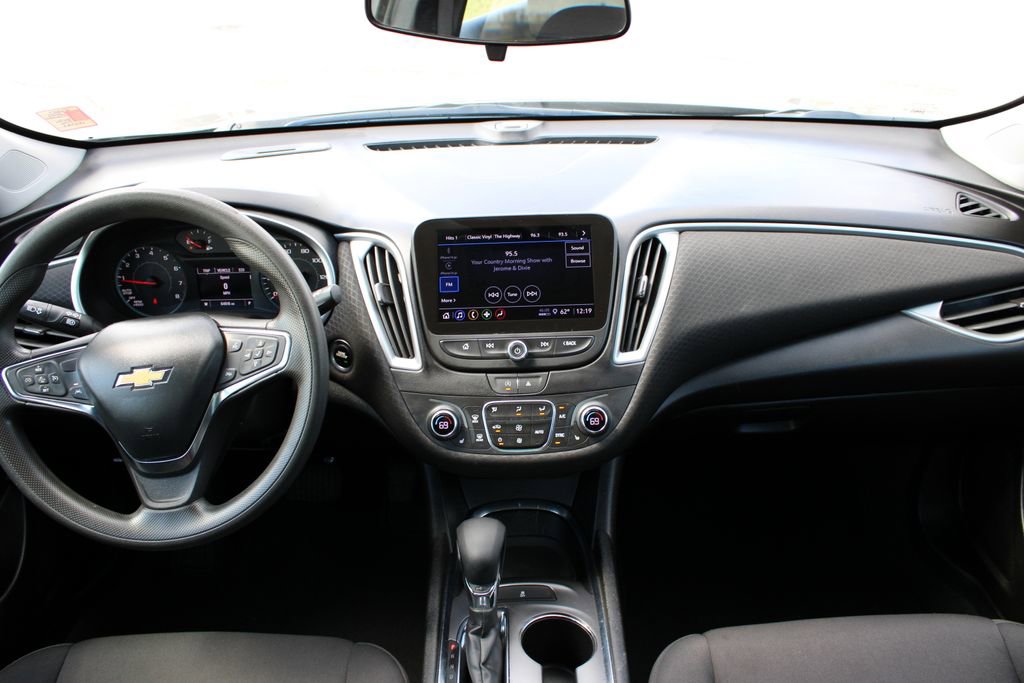 Used 2023 Chevrolet Malibu LT image 6