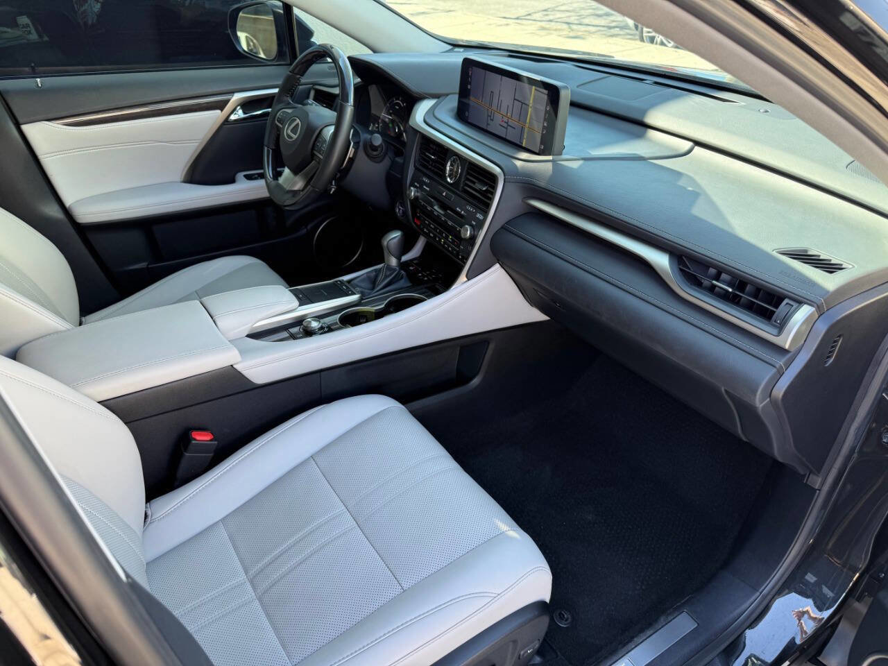 Used 2020 Lexus RX 450h AWD w/ Luxury Package image 27