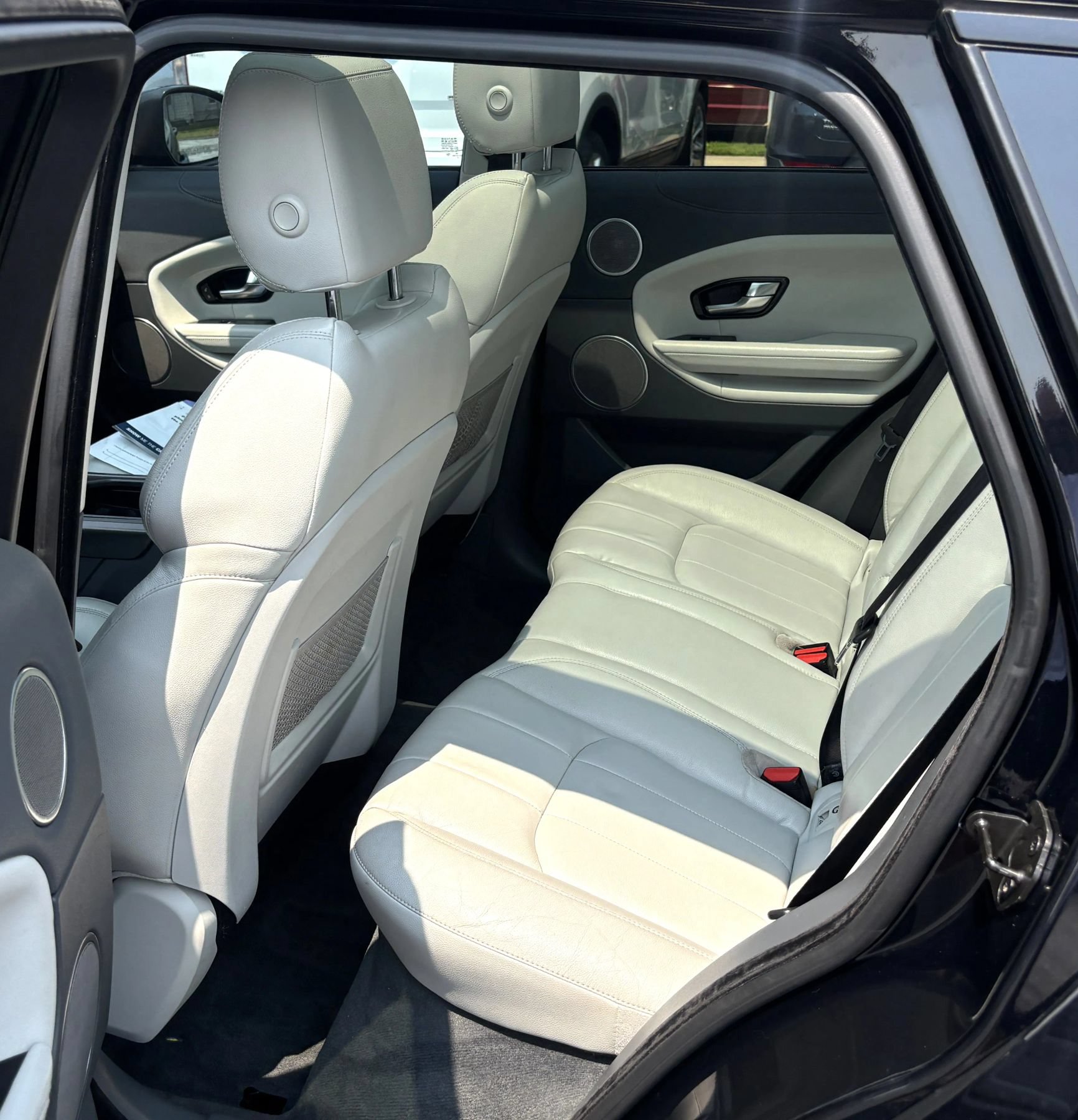 Used 2018 Land Rover Range Rover Evoque SE AWD/4WD image 9