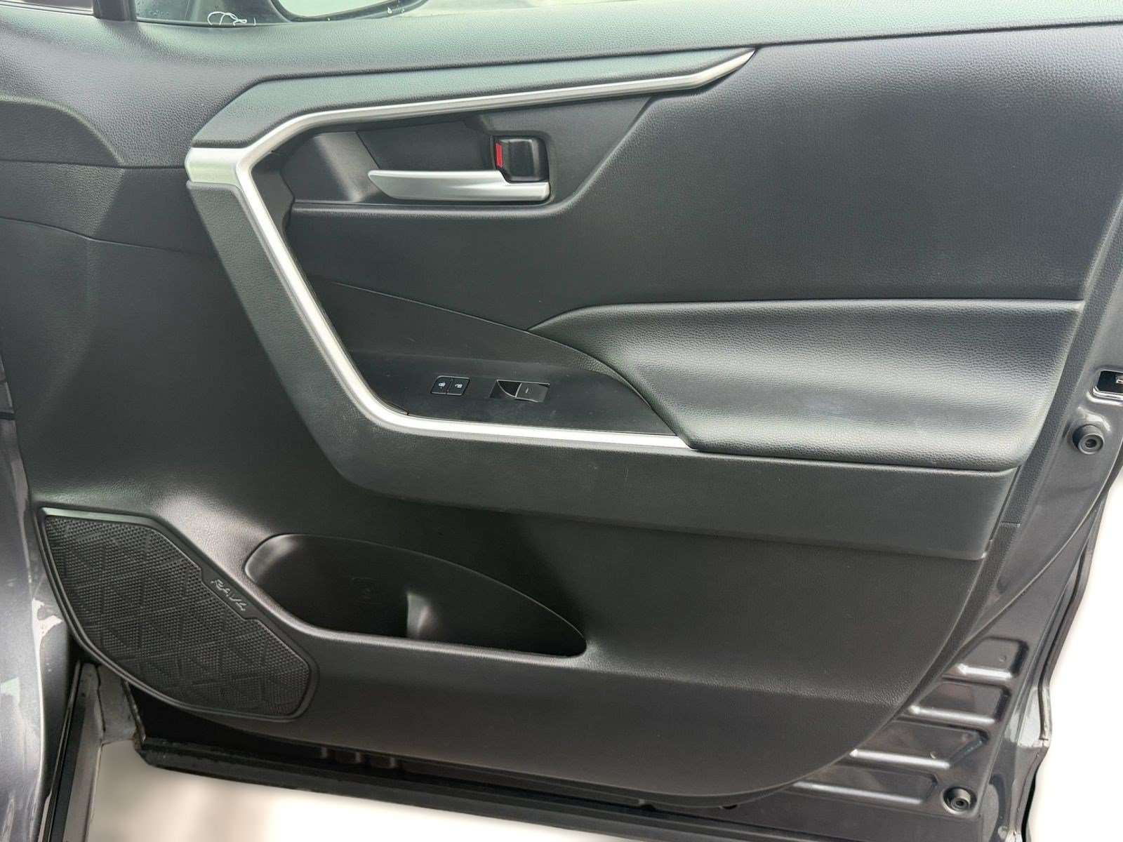 Used 2023 Toyota RAV4 XLE w/ Convenience Package FWD image 33