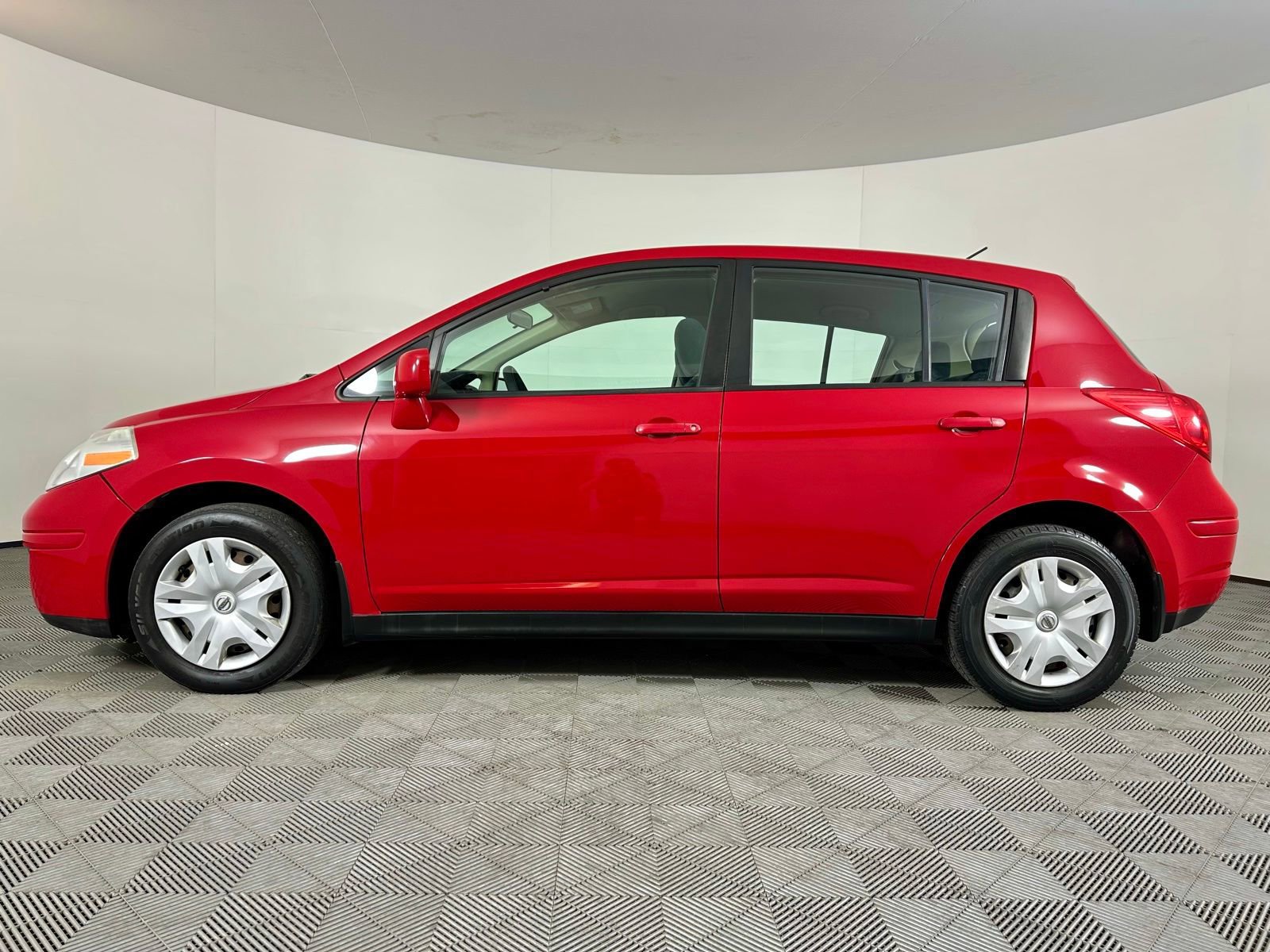 Used 2012 Nissan Versa 1.8 S w/ Plus Pkg image 9